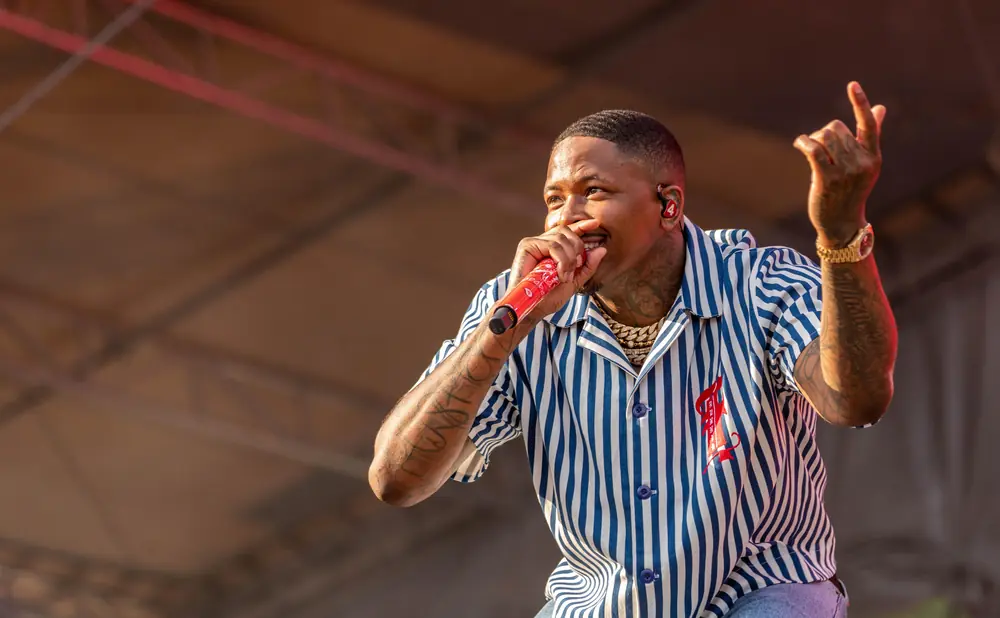 YG playing live